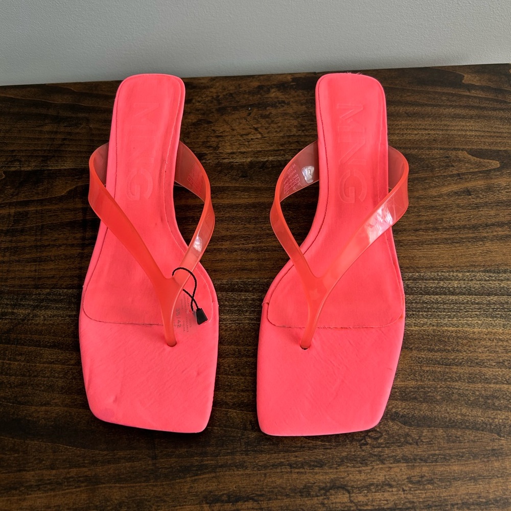 Mango Retro Vinyl High Thong Kitten-Heel Sandals, Size 41.